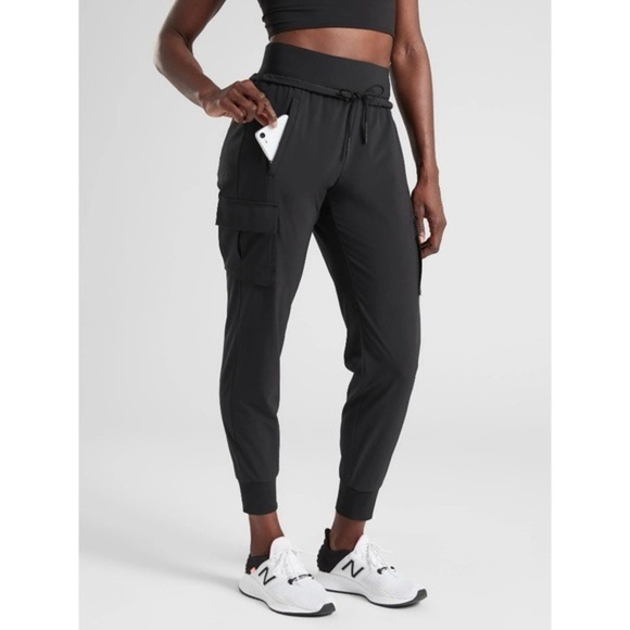 Athleta Sutton Jogger Pants Black Size 4 Petite Athleisure - Picture 1 of 8